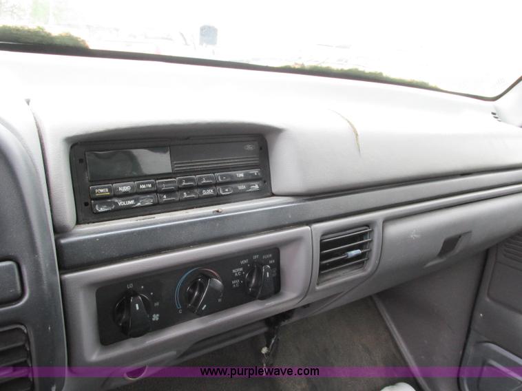 image for item F4895 1996 Ford F350 XL utility truck