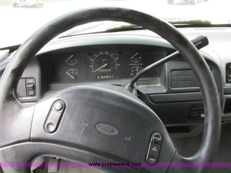 image for item F4895 1996 Ford F350 XL utility truck