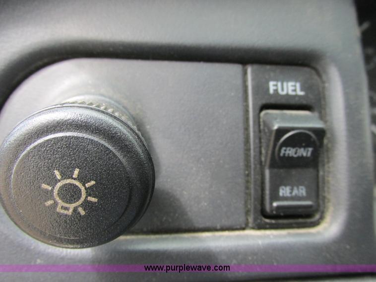 image for item F4895 1996 Ford F350 XL utility truck