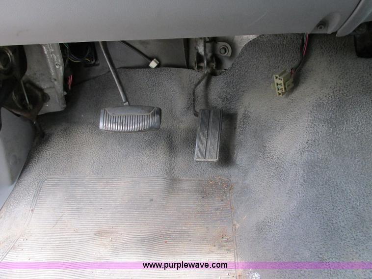 image for item F4895 1996 Ford F350 XL utility truck