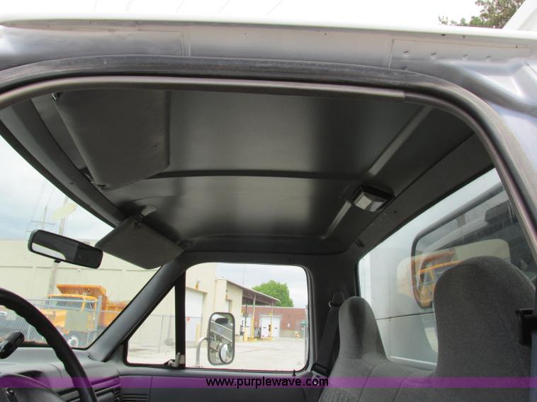 image for item F4895 1996 Ford F350 XL utility truck