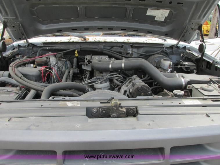 image for item F4895 1996 Ford F350 XL utility truck