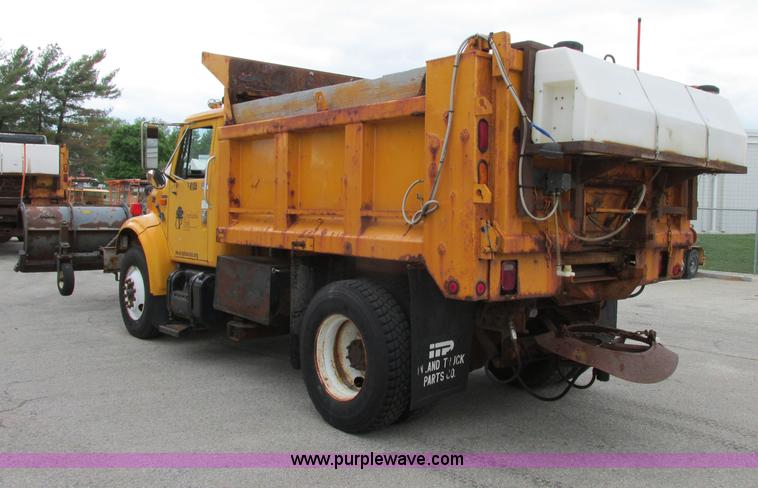 image for item F4896 1996 International 4900 dump truck