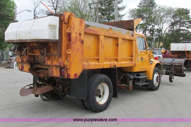 image for item F4896 1996 International 4900 dump truck