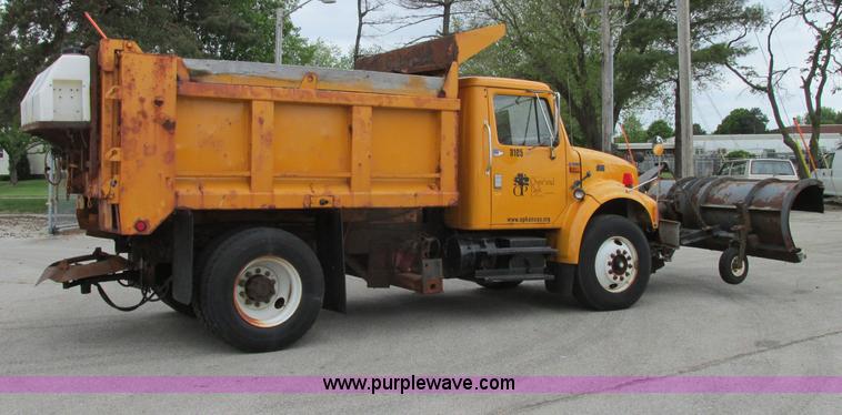 image for item F4896 1996 International 4900 dump truck
