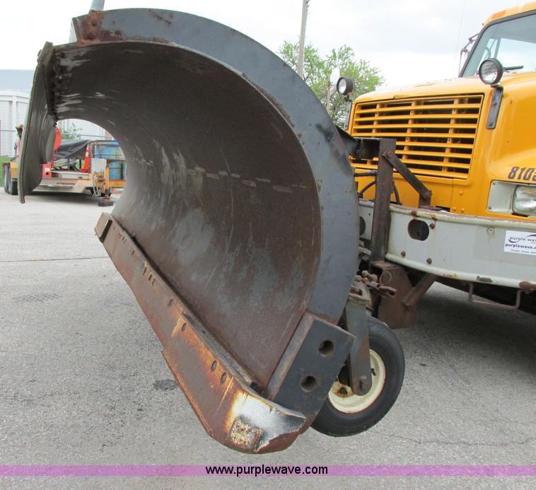 image for item F4896 1996 International 4900 dump truck