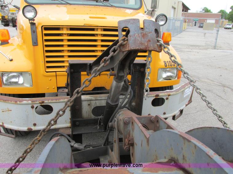 image for item F4896 1996 International 4900 dump truck