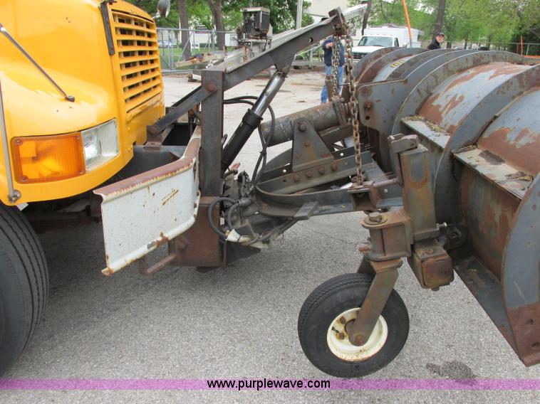 image for item F4896 1996 International 4900 dump truck