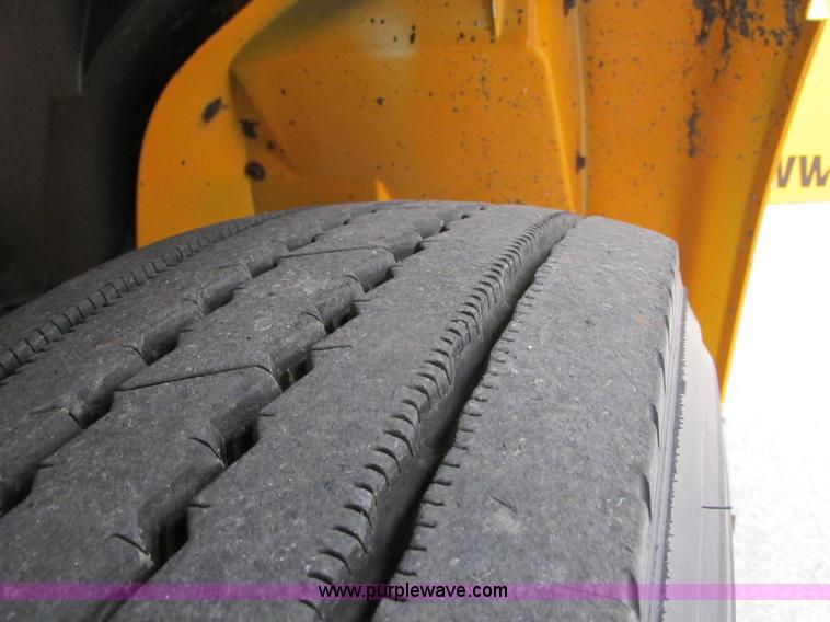 image for item F4896 1996 International 4900 dump truck