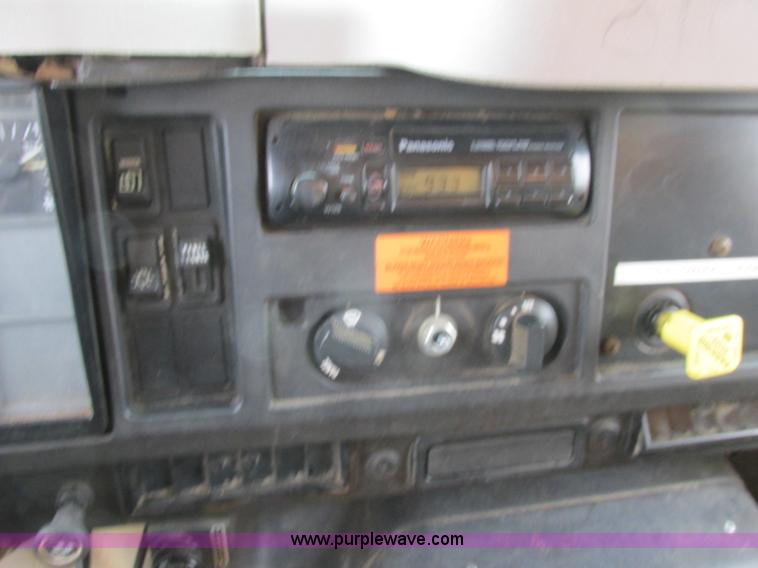 image for item F4896 1996 International 4900 dump truck