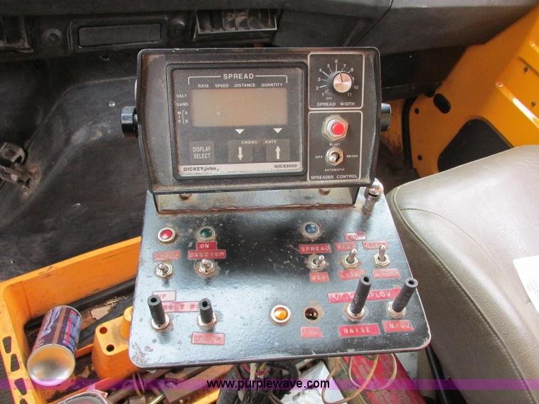 image for item F4896 1996 International 4900 dump truck