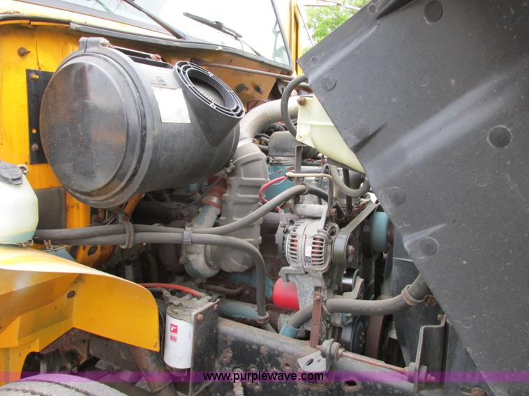 image for item F4896 1996 International 4900 dump truck