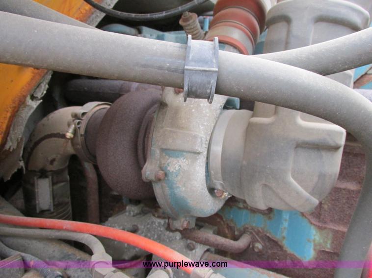 image for item F4896 1996 International 4900 dump truck