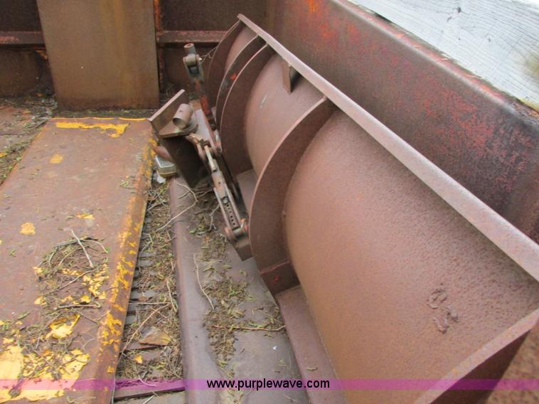 image for item F4896 1996 International 4900 dump truck