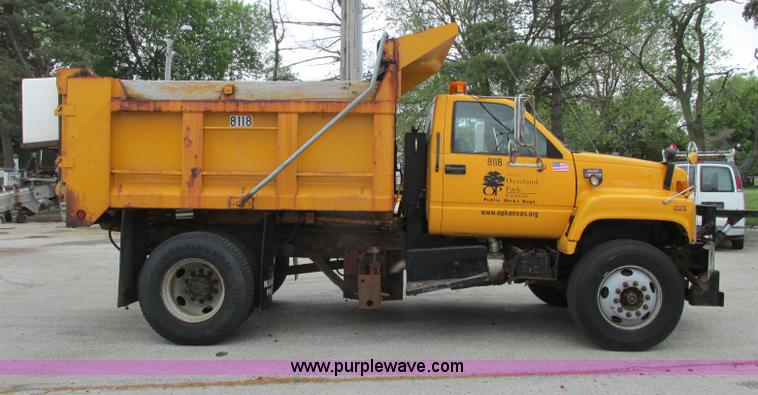 image for item F4898 1997 GMC C8500 dump truck