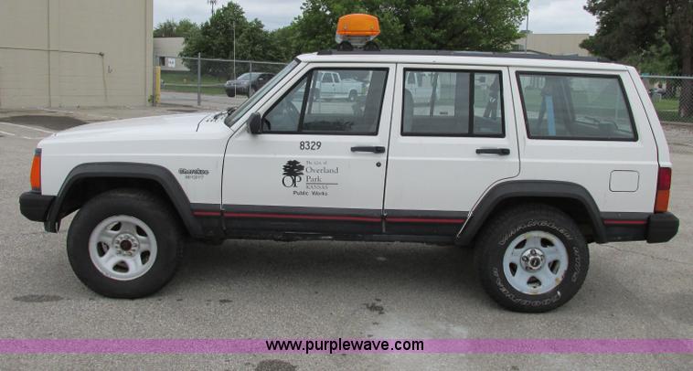 image for item F4901 1996 Jeep Cherokee Sport SUV