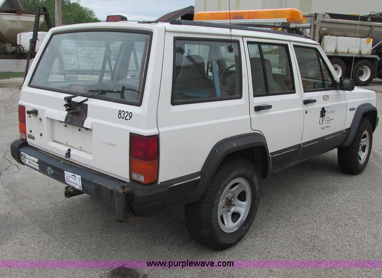 image for item F4901 1996 Jeep Cherokee Sport SUV