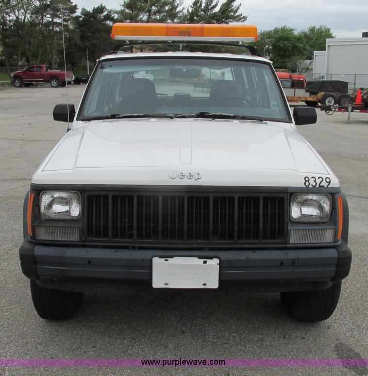 image for item F4901 1996 Jeep Cherokee Sport SUV