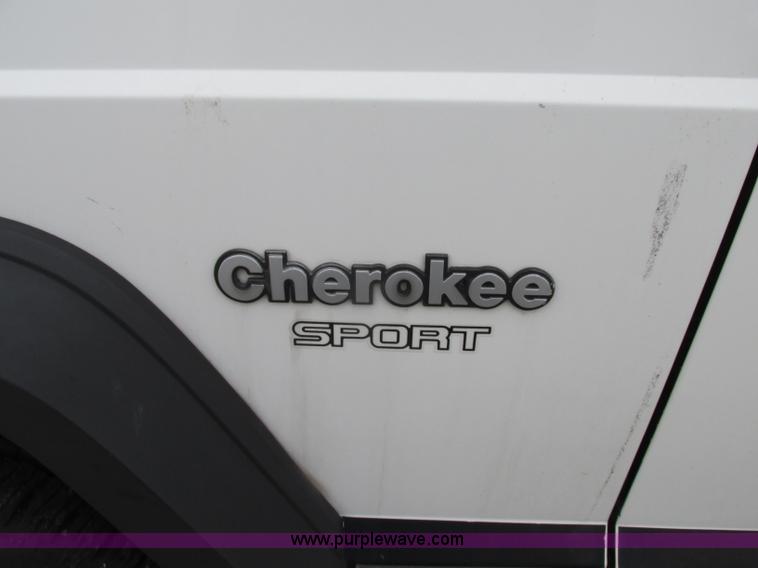 image for item F4901 1996 Jeep Cherokee Sport SUV