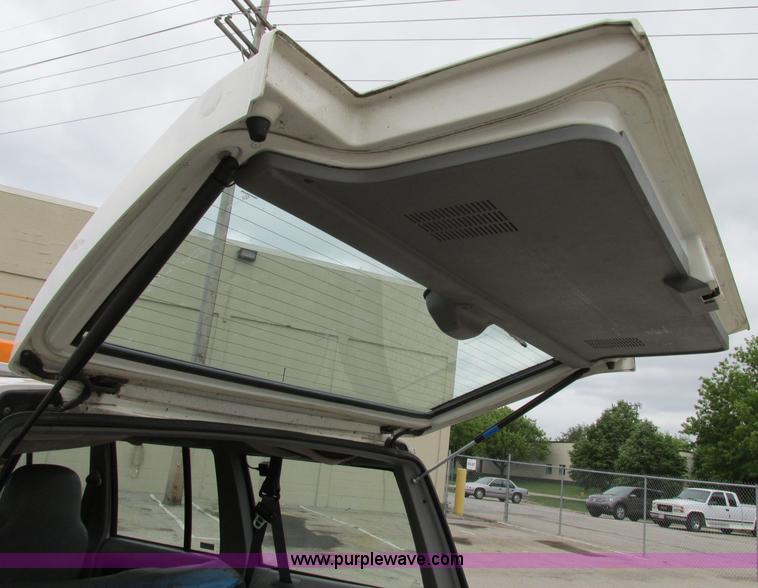 image for item F4901 1996 Jeep Cherokee Sport SUV