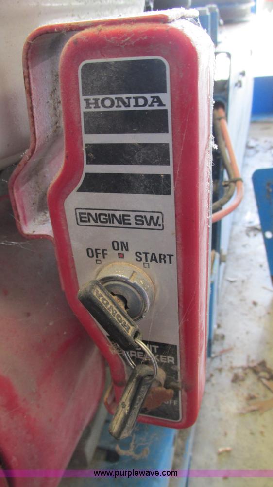 image for item G9252 Goosen 105 bale processor