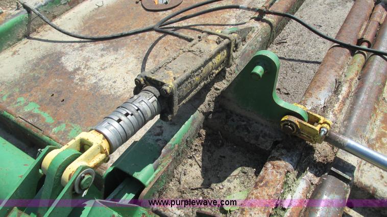 image for item G9253 John Deere 1517 batwing mower