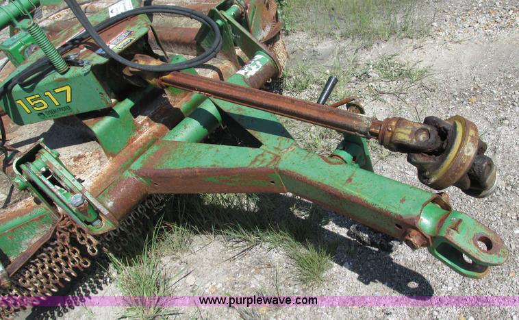image for item G9253 John Deere 1517 batwing mower