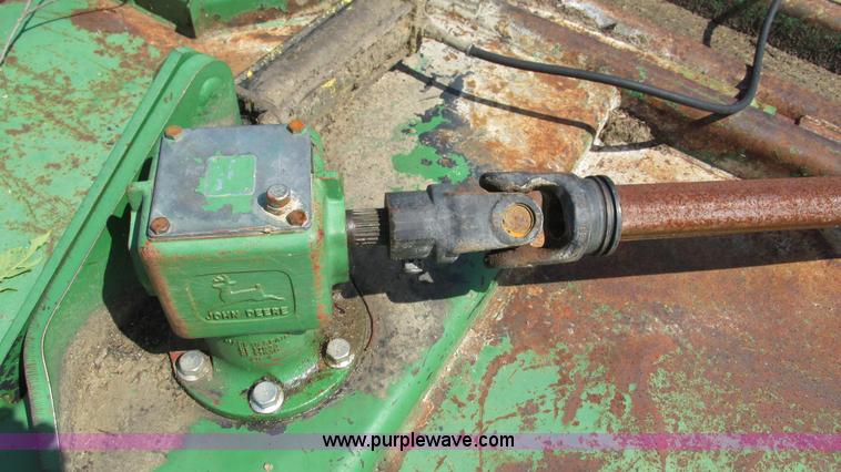 image for item G9253 John Deere 1517 batwing mower