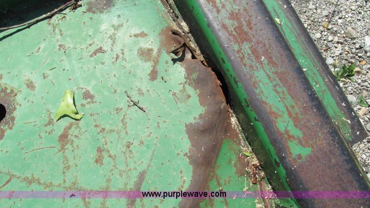 image for item G9253 John Deere 1517 batwing mower