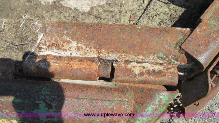 image for item G9253 John Deere 1517 batwing mower