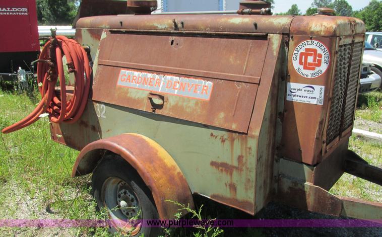 image for item G9256 Gardner Denver SP150DG air compressor