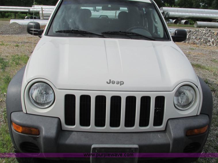 image for item G9261 2002 Jeep Liberty Sport SUV
