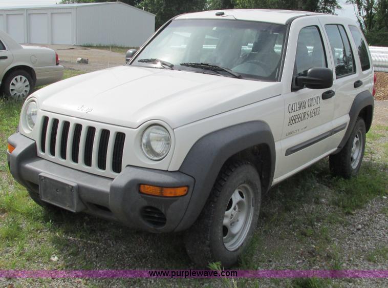 image for item G9261 2002 Jeep Liberty Sport SUV