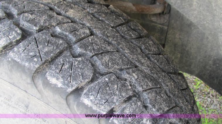 image for item G9261 2002 Jeep Liberty Sport SUV