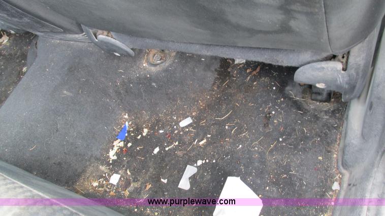 image for item G9261 2002 Jeep Liberty Sport SUV