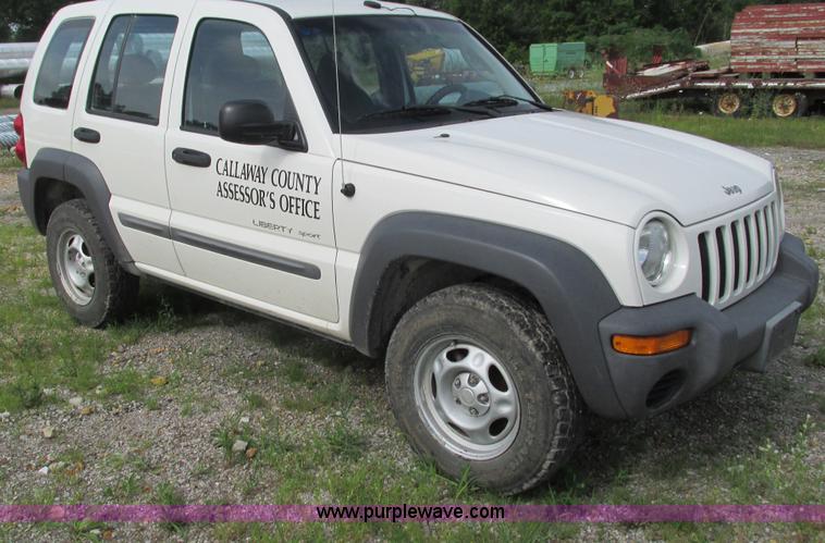 image for item G9261 2002 Jeep Liberty Sport SUV