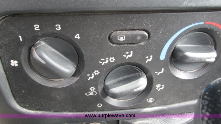 image for item G9261 2002 Jeep Liberty Sport SUV