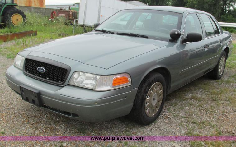 image for item G9262 2005 Ford Crown Victoria Police Interceptor