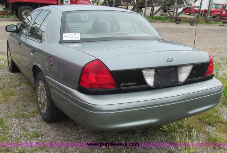 image for item G9262 2005 Ford Crown Victoria Police Interceptor