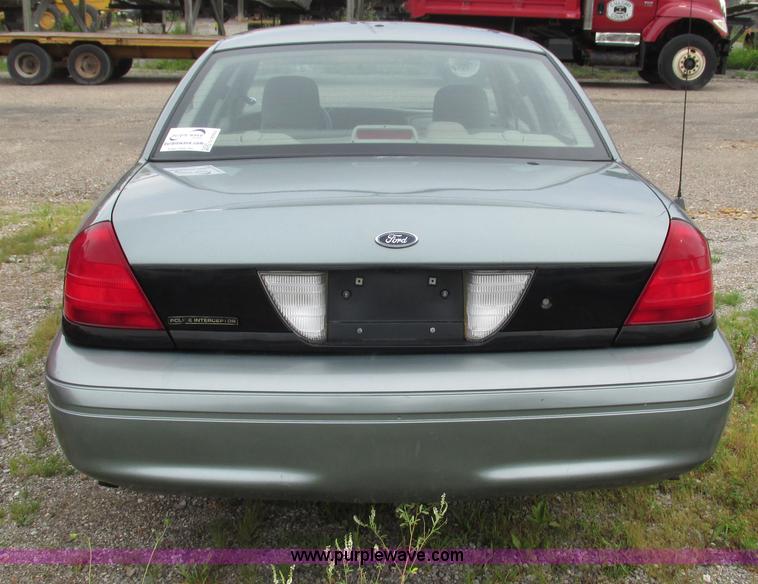 image for item G9262 2005 Ford Crown Victoria Police Interceptor