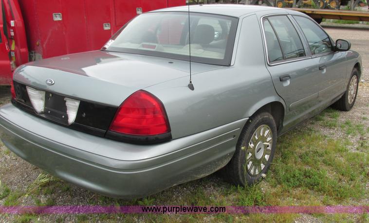 image for item G9262 2005 Ford Crown Victoria Police Interceptor