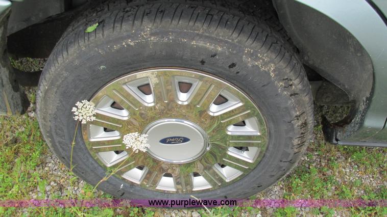 image for item G9262 2005 Ford Crown Victoria Police Interceptor