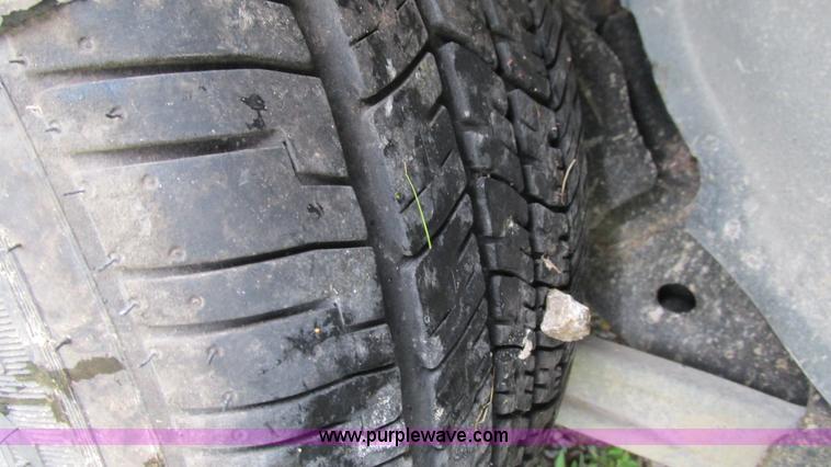 image for item G9262 2005 Ford Crown Victoria Police Interceptor