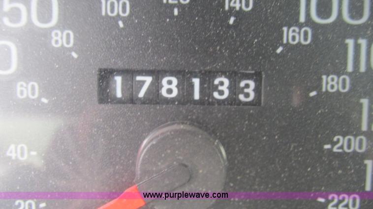 image for item G9262 2005 Ford Crown Victoria Police Interceptor