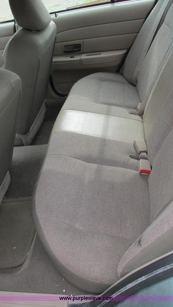 image for item G9262 2005 Ford Crown Victoria Police Interceptor