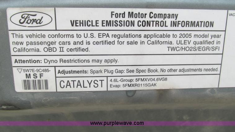 image for item G9262 2005 Ford Crown Victoria Police Interceptor