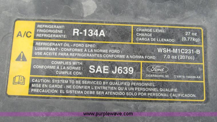 image for item G9262 2005 Ford Crown Victoria Police Interceptor