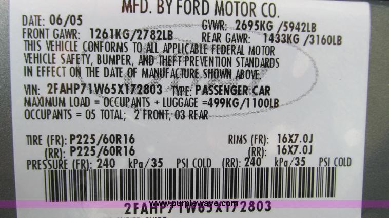 image for item G9262 2005 Ford Crown Victoria Police Interceptor