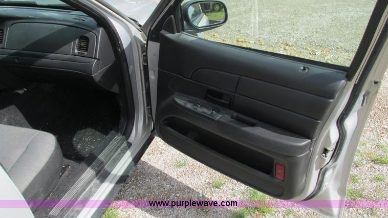 image for item G9263 2008 Ford Crown Victoria Police Interceptor