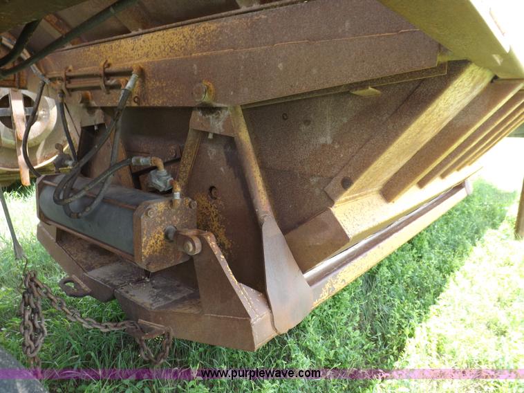 image for item H1803 1983 Ranch belly dump trailer